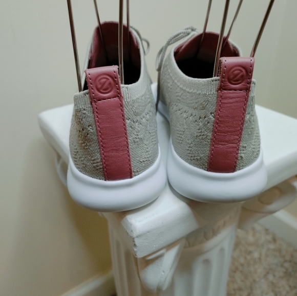 COLE HAAN ZERØGRAND STITCHLITE WINGTIP OXFORD SNEAKER, GRAYISH TAUPE 9.5B - Picture 4 of 14